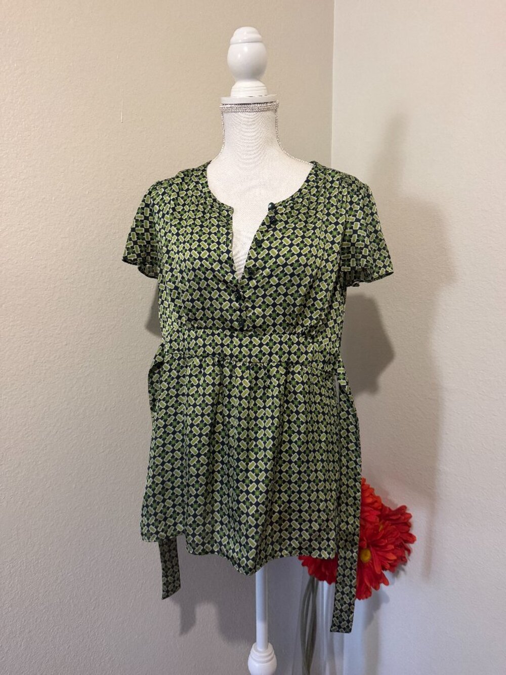 Banana Republic Green Babydoll Tie Back Top M